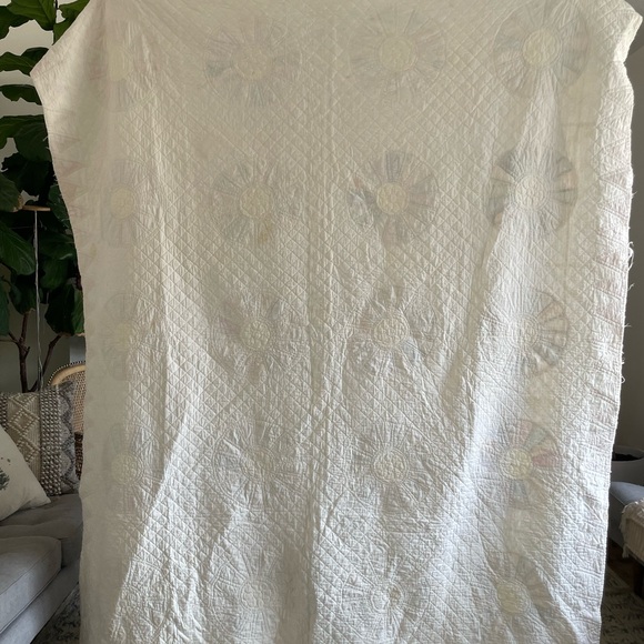 Vintage Dresden Plate Quilt 80x90 Scallop Edge Feedsack - Picture 13 of 13